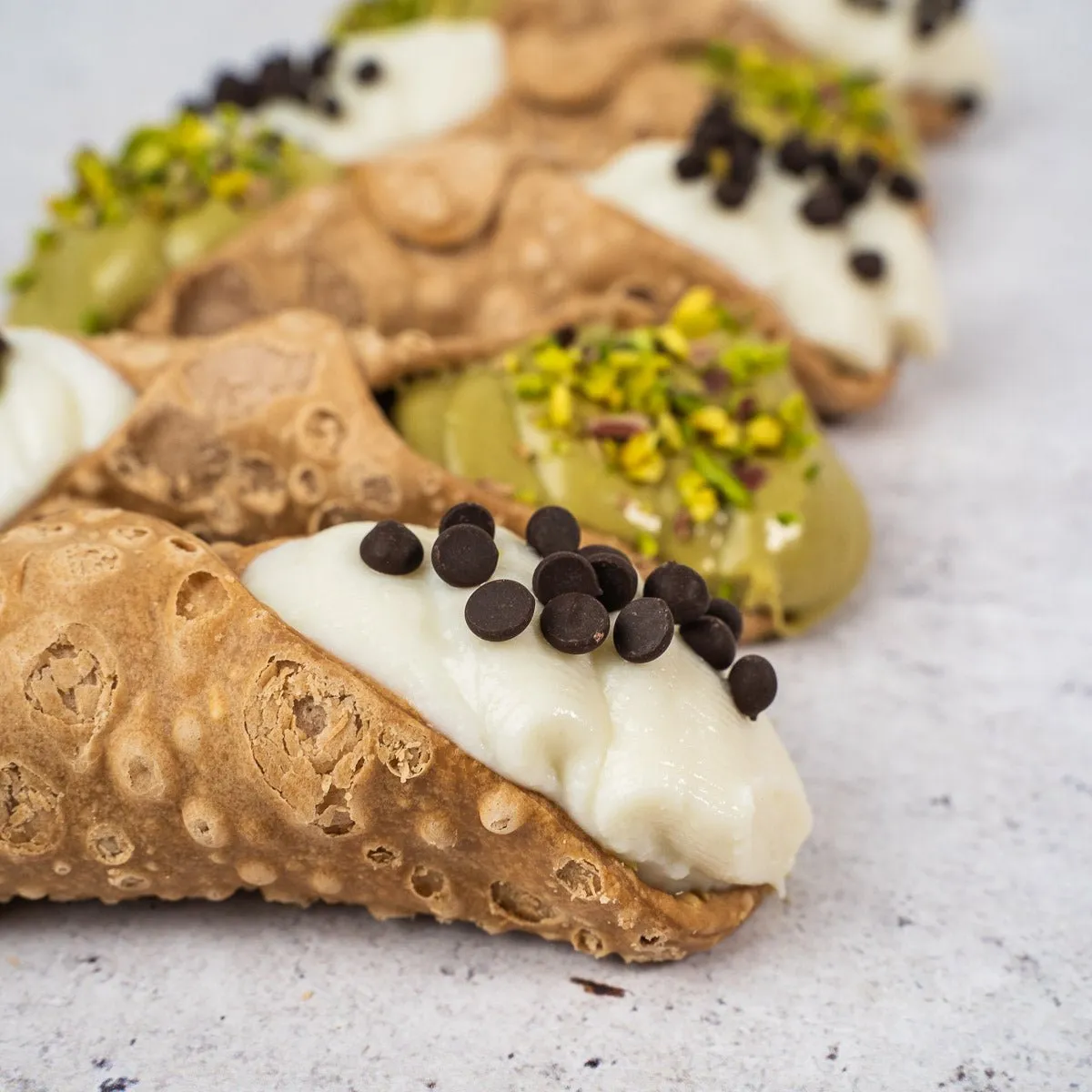 SicilyAddict Kit cannoli con ricotta e crema di pistacchio 10 pezzi