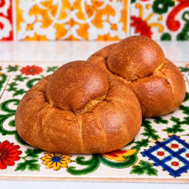 SicilyAddict Brioche col tuppo siciliane