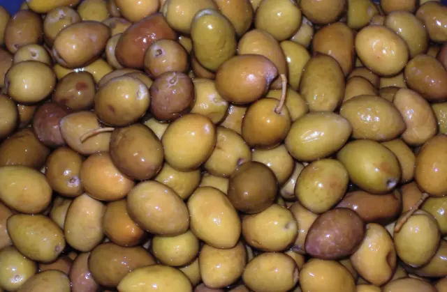 Sicilia che Gusto Olive Verdi in Salamoia con Nocciolo